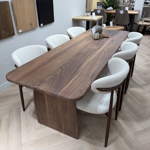 Noten houten tafel