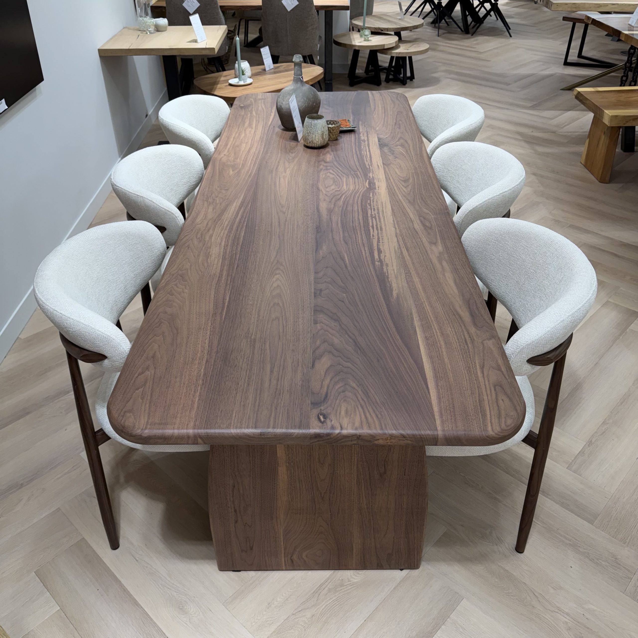 notenhouten-tafel